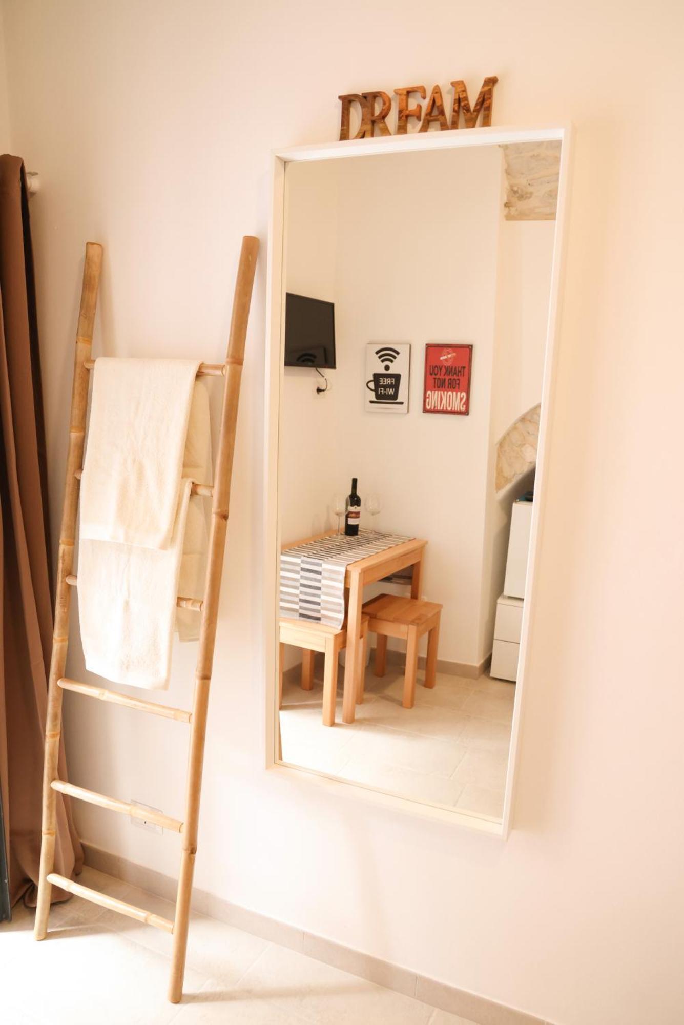 Room 20 - Piccola Camera In Pietra Bianca Giovinazzo Buitenkant foto