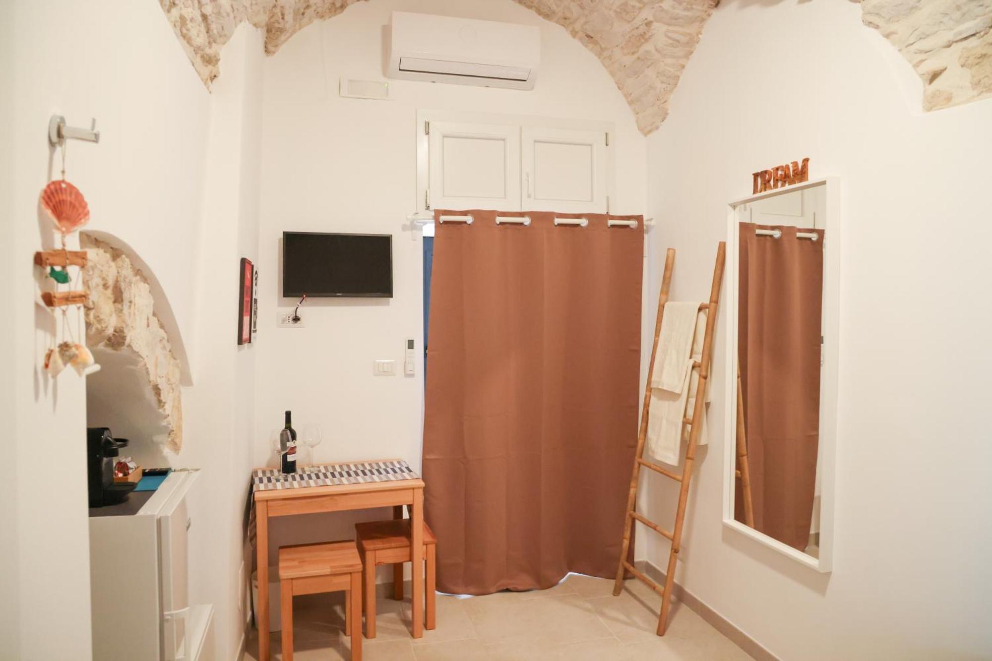 Room 20 - Piccola Camera In Pietra Bianca Giovinazzo Buitenkant foto