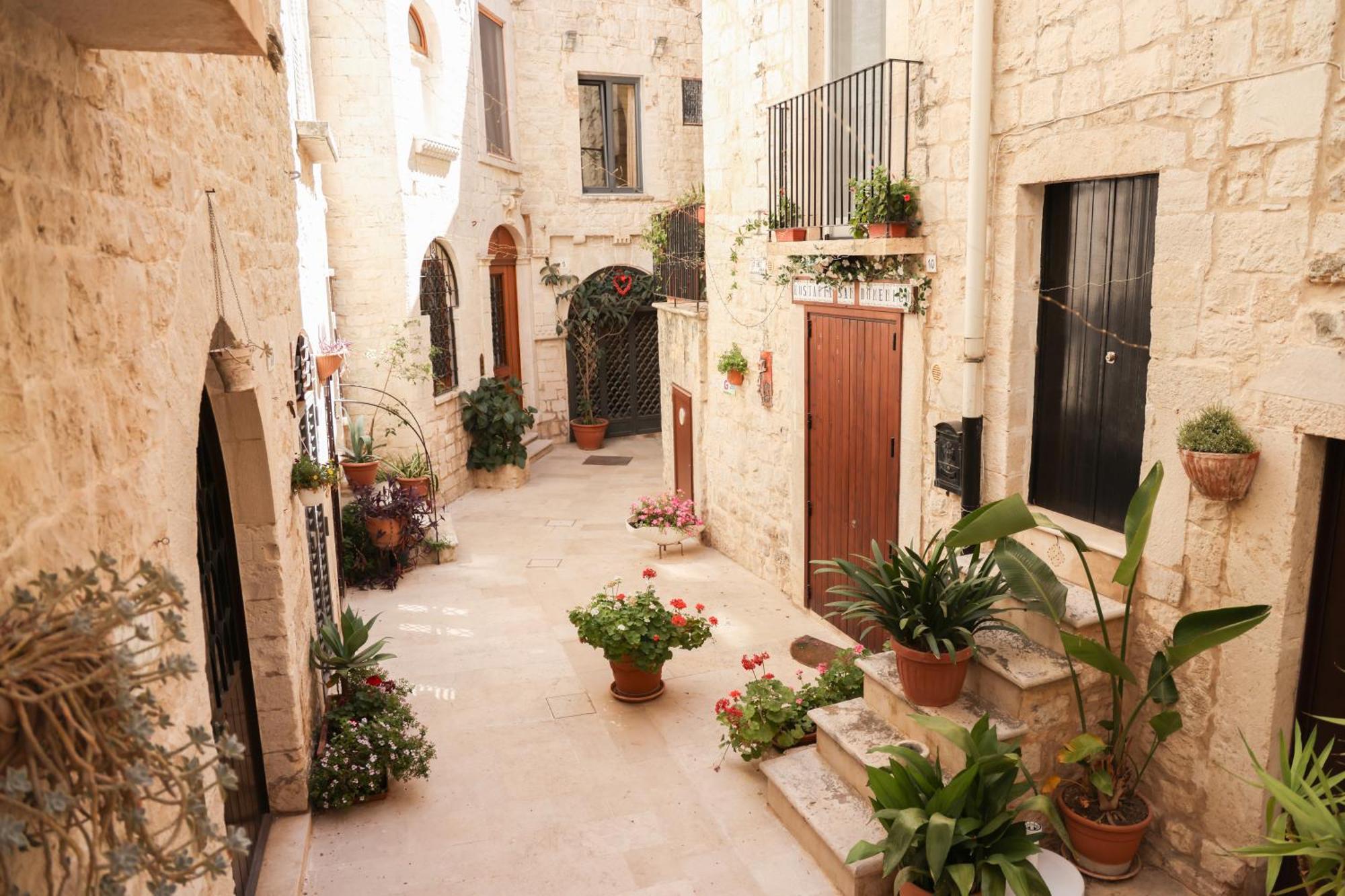 Room 20 - Piccola Camera In Pietra Bianca Giovinazzo Buitenkant foto